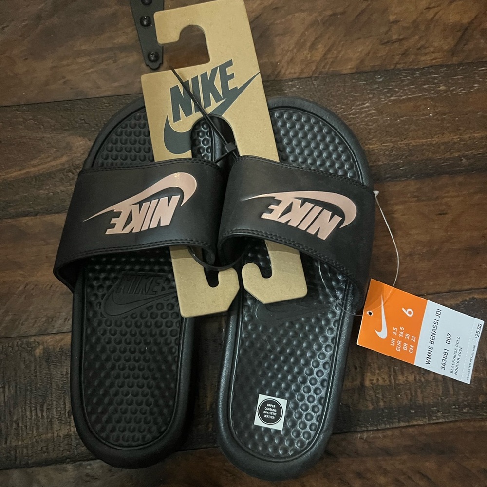 Nike slides size 6